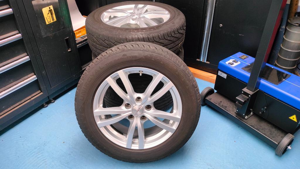 Wielenset zomer Dacia Duster (en meer), Auto-onderdelen, Banden en Velgen, Ophalen, Banden en Velgen, 17 inch, Zomerbanden