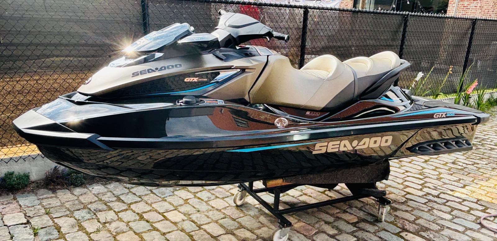 GTX Limited 300pk / Nieuwstaat / 25 uren / 12000 euro, Sports nautiques & Bateaux, Enlèvement ou Envoi, Comme neuf