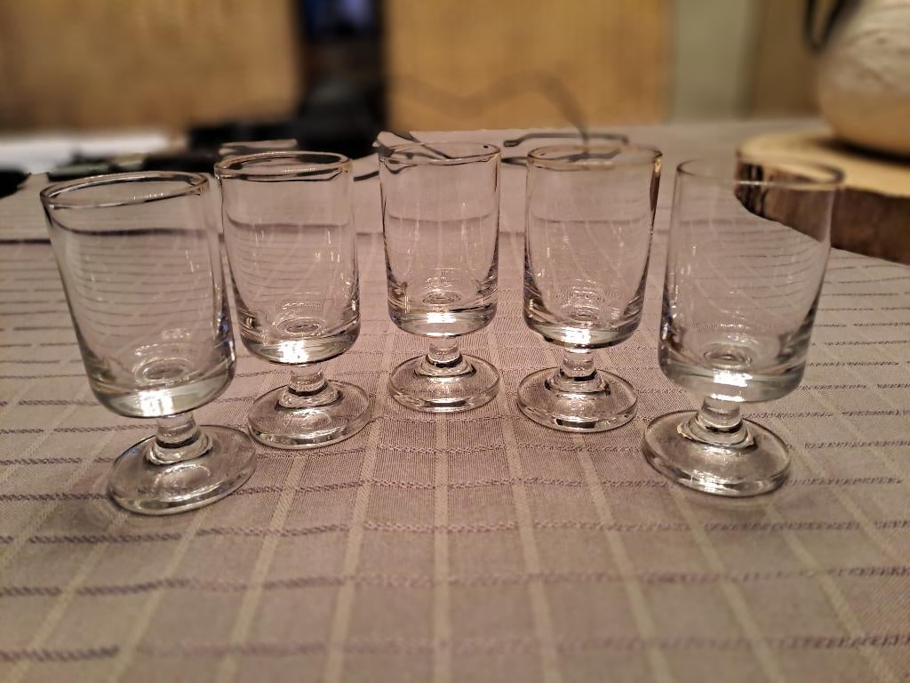 5 shot glazen met voetje, Ophalen