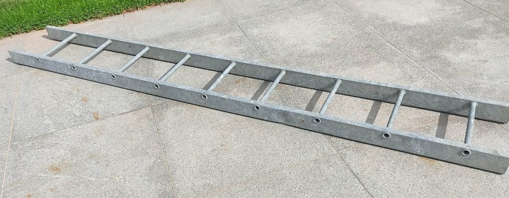 vaste ladder - 2m35 cm, Doe-het-zelf en Bouw, Ophalen, Zo goed als nieuw, Ladder, 2 tot 4 meter