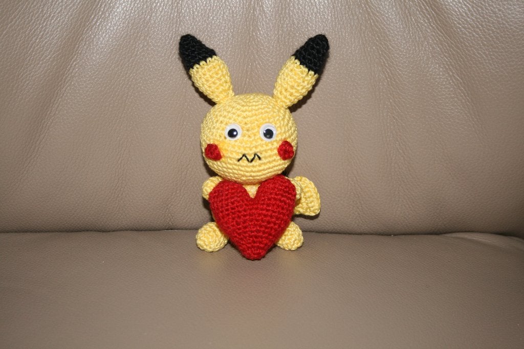 Gehaakt pikachu met hartje, Enlèvement, Neuf, Crochet