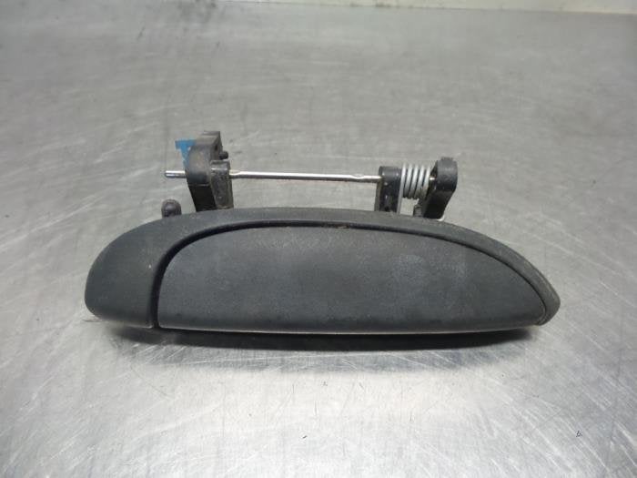 Poignée portière 4portes avant droite d'un Renault Clio (C, Renault, -, 3 mois de garantie, Utilisé