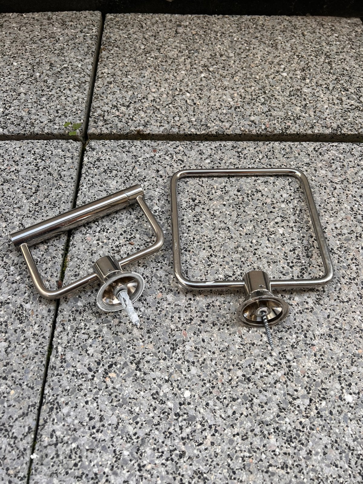 Porte-serviettes et porte-rouleaux de papier toilette, Enlèvement, Utilisé, Porte-serviettes