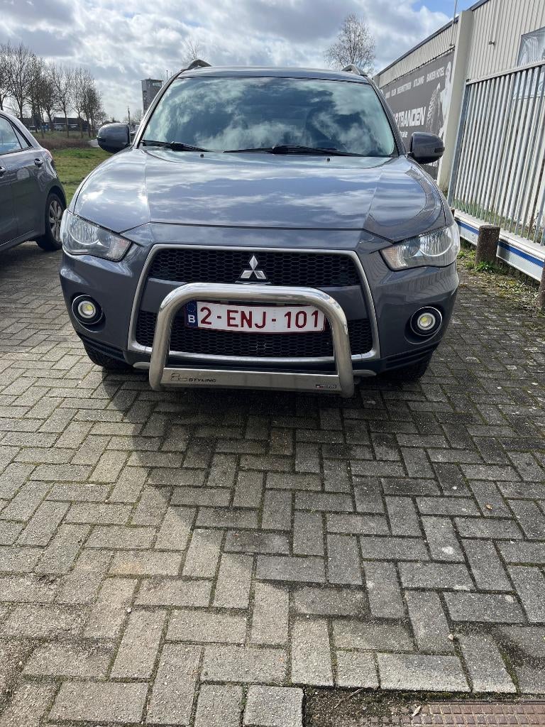 MITSUBISHI OUTLANDER VAN 2011 DIESEL, Autos, Mitsubishi, Particulier, Outlander, 4x4, ABS, Caméra de recul, Airbags, Air conditionné