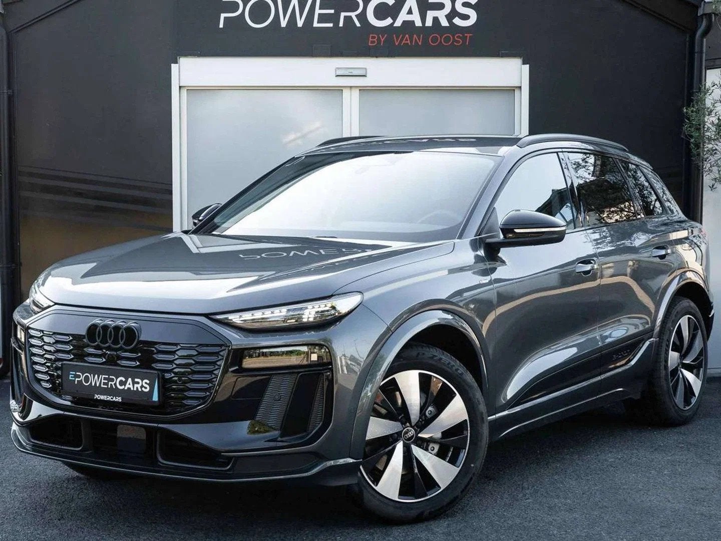 Audi Q6 e-tron Quattro SUV | Nieuw! | S line | 360 | ACC | M, Auto's, Stof, Gebruikt, https://public.car-pass.be/vhr/35939013-bbff-4171-b91c-58d7a9725fcb