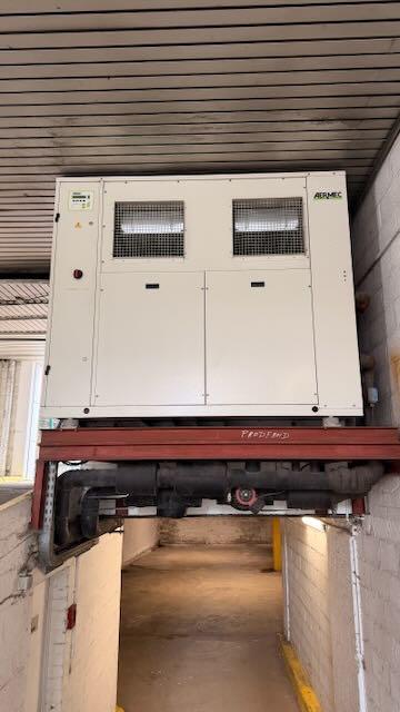 Gecentraliseerd airconditioningsysteem AERMEC 51 kW, Ophalen, Gereviseerd