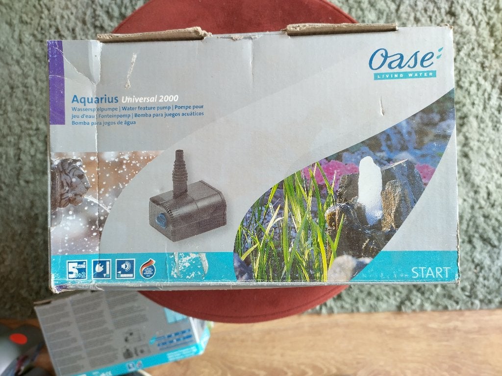 Oase Aquarius Universal 2000 Fonteinpomp 2000 l/h nieuw, Ophalen of Verzenden, Nieuw, Vijverpomp