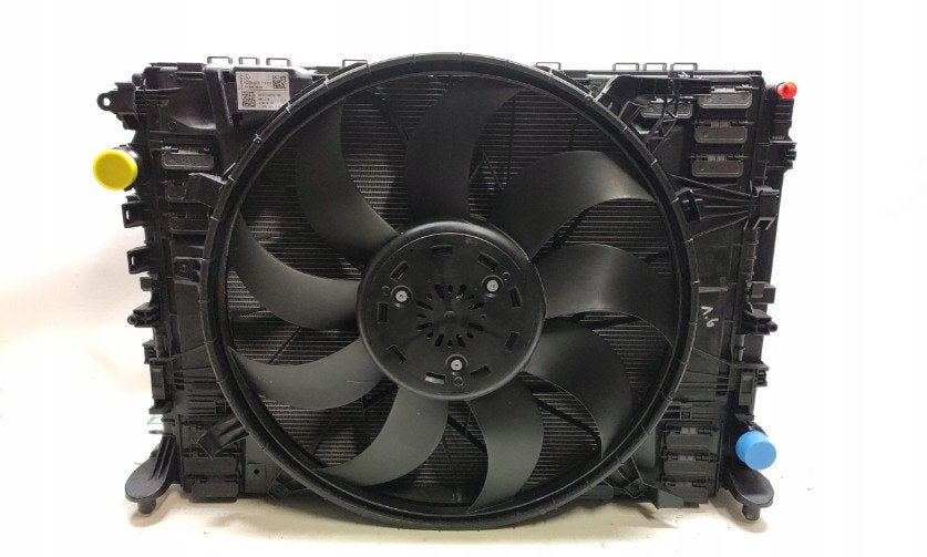 Kit radiateur Koelerpakket MERCEDES AMG W213 W205 GLC W253 G, Mercedes-Benz AG, Mercedes-Benz, Utilisé, Mercedesstrasse 120
70372  Stuttgart, DE