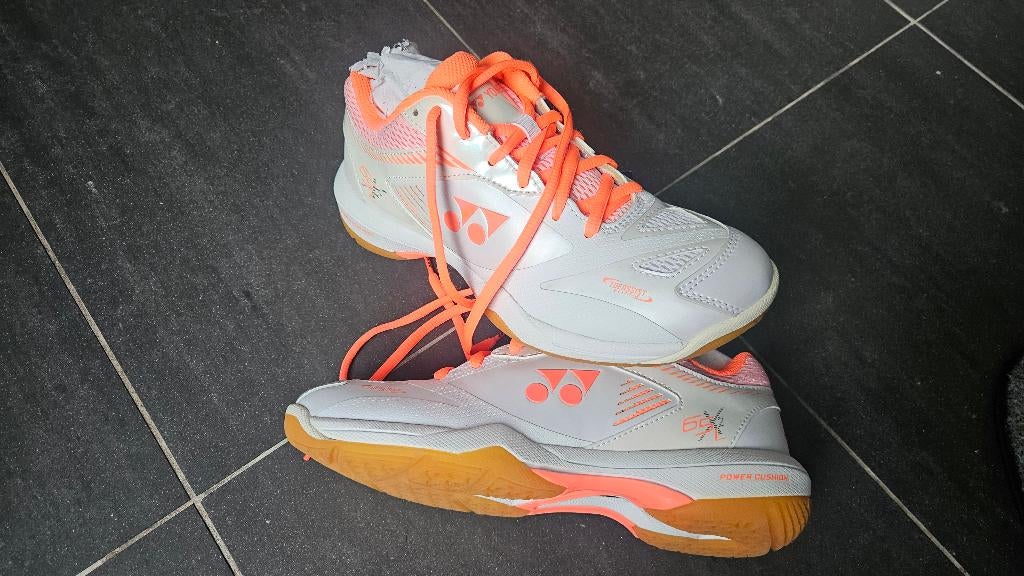 YONEX SHB 65X2 WHITE LADY, Ophalen, Nieuw, Maat 38/40 (M), Racketsport