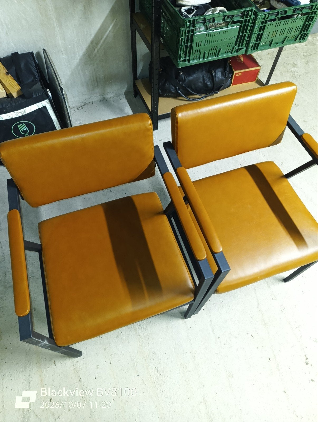 chaises similicuir, Industrielle, Synthétique, Comme neuf, Enlèvement