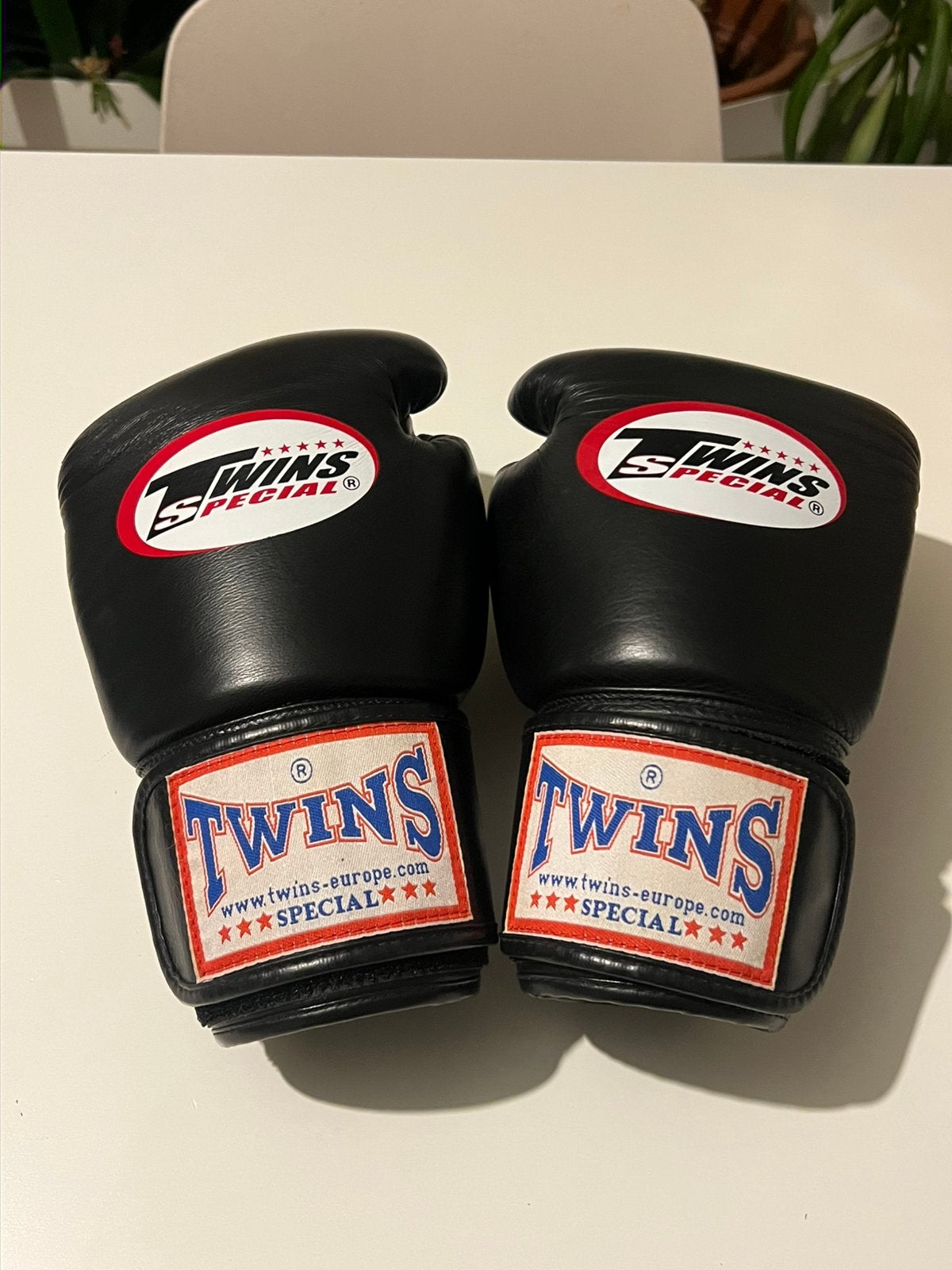Twins gloves 12oz in nieuwstaat!, Sport en Fitness, Ophalen of Verzenden, Zo goed als nieuw
