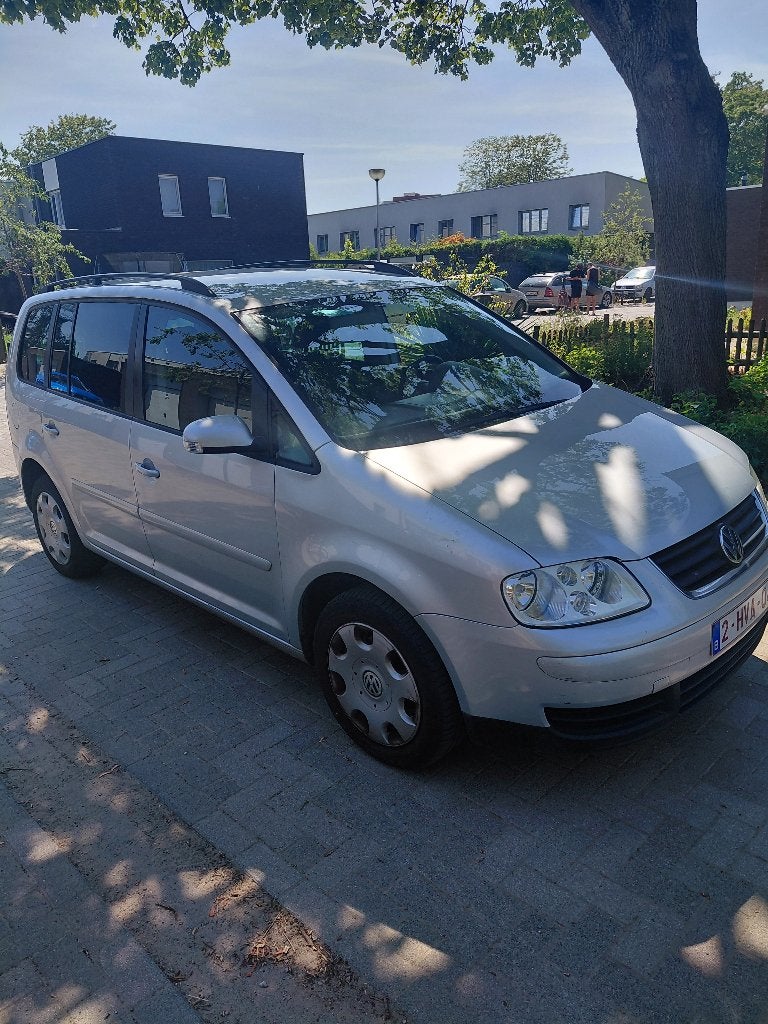 volkswagen touran(7 plaatsen), Argent ou Gris, Achat, 7 places, Boîte manuelle