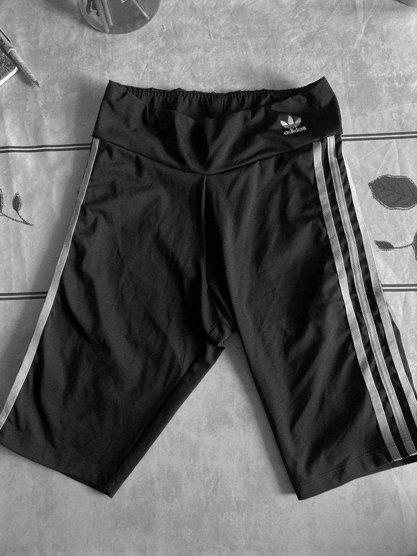 Adidas zwart korte sportbroek fietsbroek of fitness , mt S, Kleding | Dames, Sportkleding, Adidas, Zwart, Ophalen of Verzenden