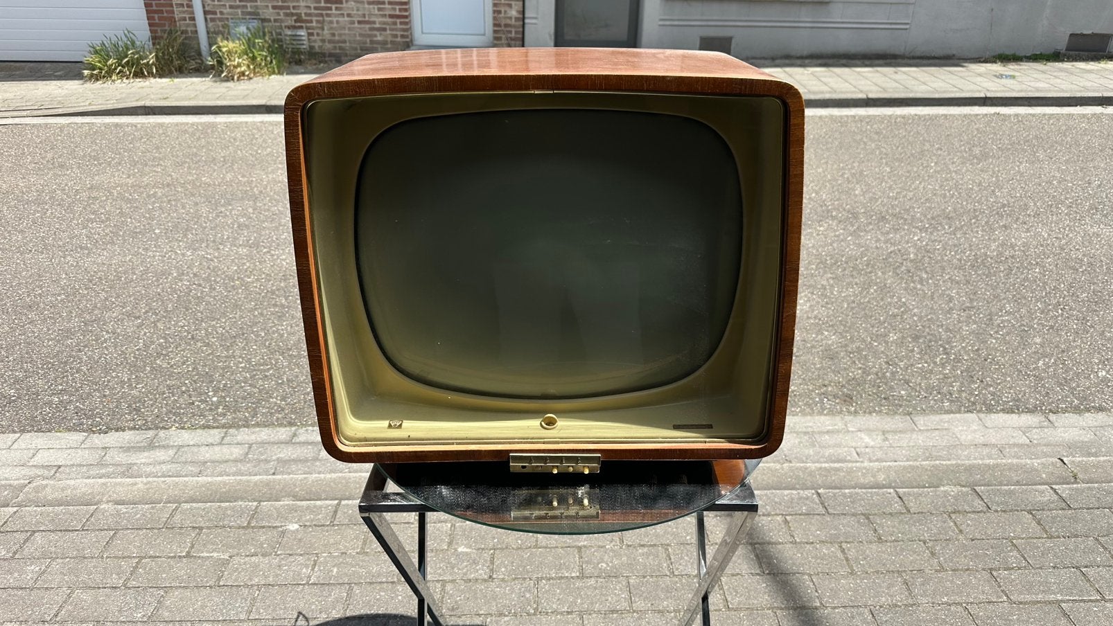 ACEC tv, Ophalen, Zo goed als nieuw