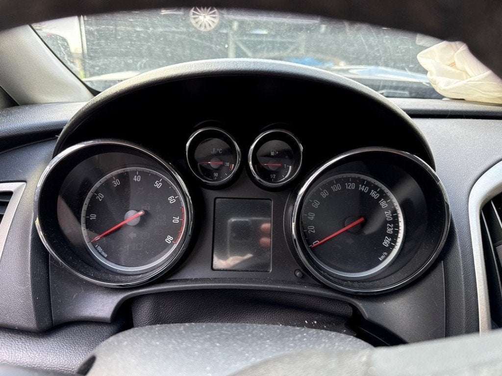 COCKPIT Opel Astra J Sports Tourer (PD8 / PE8 / PF8), Gebruikt, Opel, Opel Automobile GmbH, Kontakt-opel@opel.com