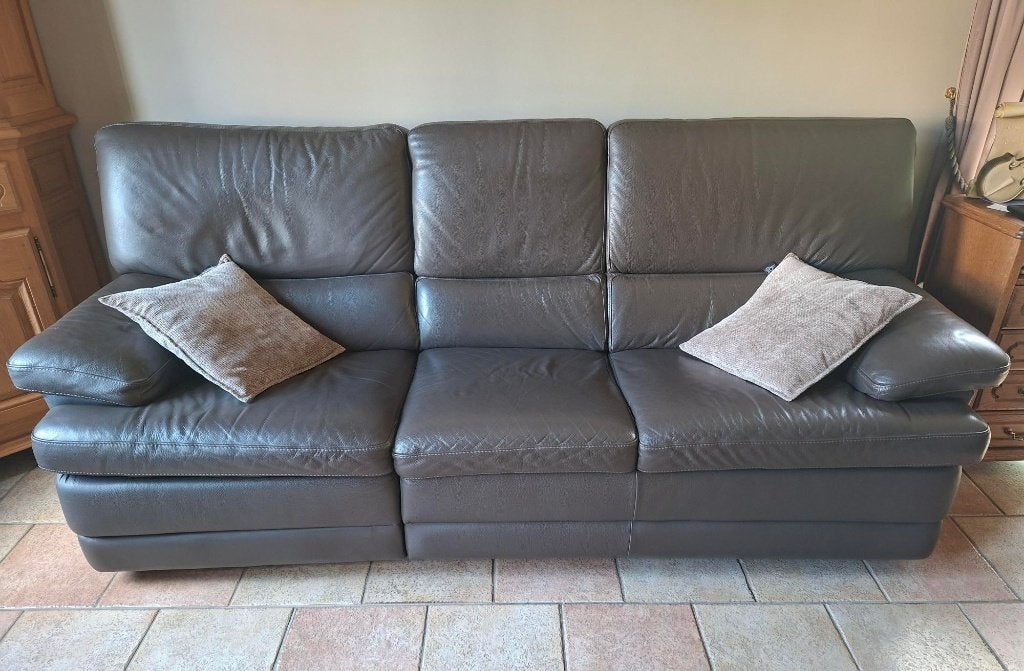 Lederen Salon 3-zit & 2-zit (kleur Taupe), Huis en Inrichting, Ophalen, Gebruikt, Leer, Leren salon in goede staat, zowel bij 3-als 2-zit manuele relax