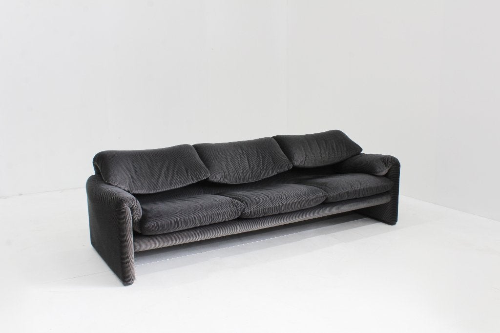 Vintage Cassina Maralunga 3 zits sofa by Vico Magistretti, Ophalen