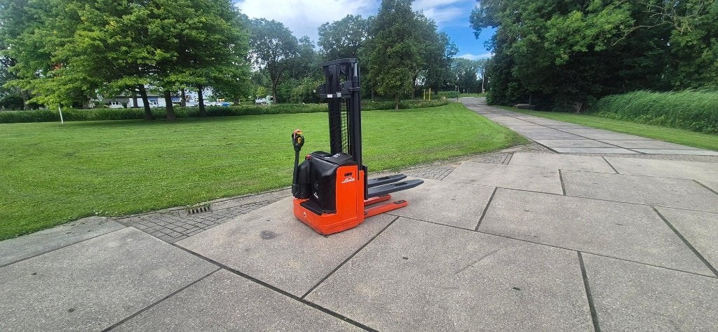Stapelaar palletheffer Linde 1500kg elektrisch koopje, Ophalen, Zo goed als nieuw