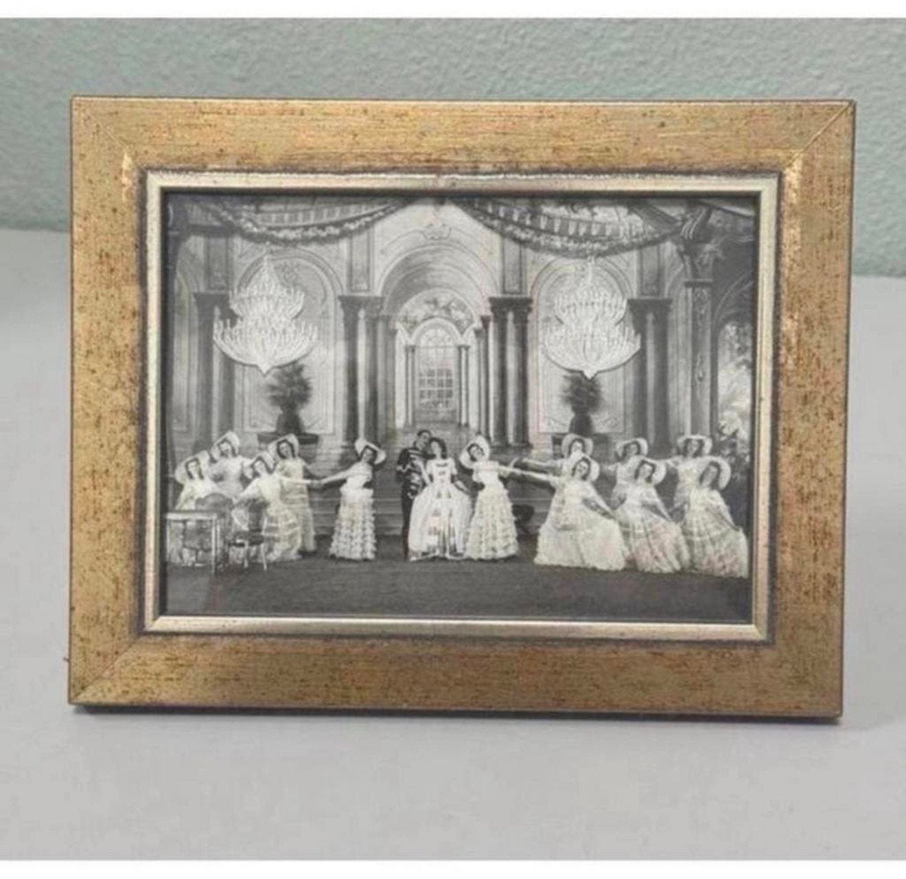 Jewel Ball - Bal d'opérette vintage cadre photo  et blanc, Enlèvement ou Envoi, Photo