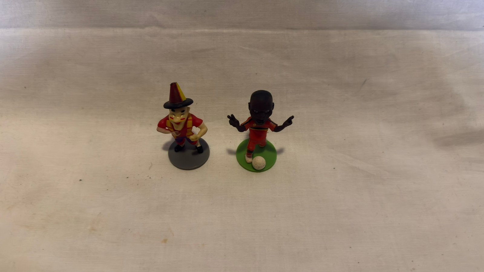 2x Voetbal Figuurtjes! Voetbal Verzamel Poppetjes! Van 2014!, Ophalen of Verzenden, Zo goed als nieuw, Beeldje of Poppetje