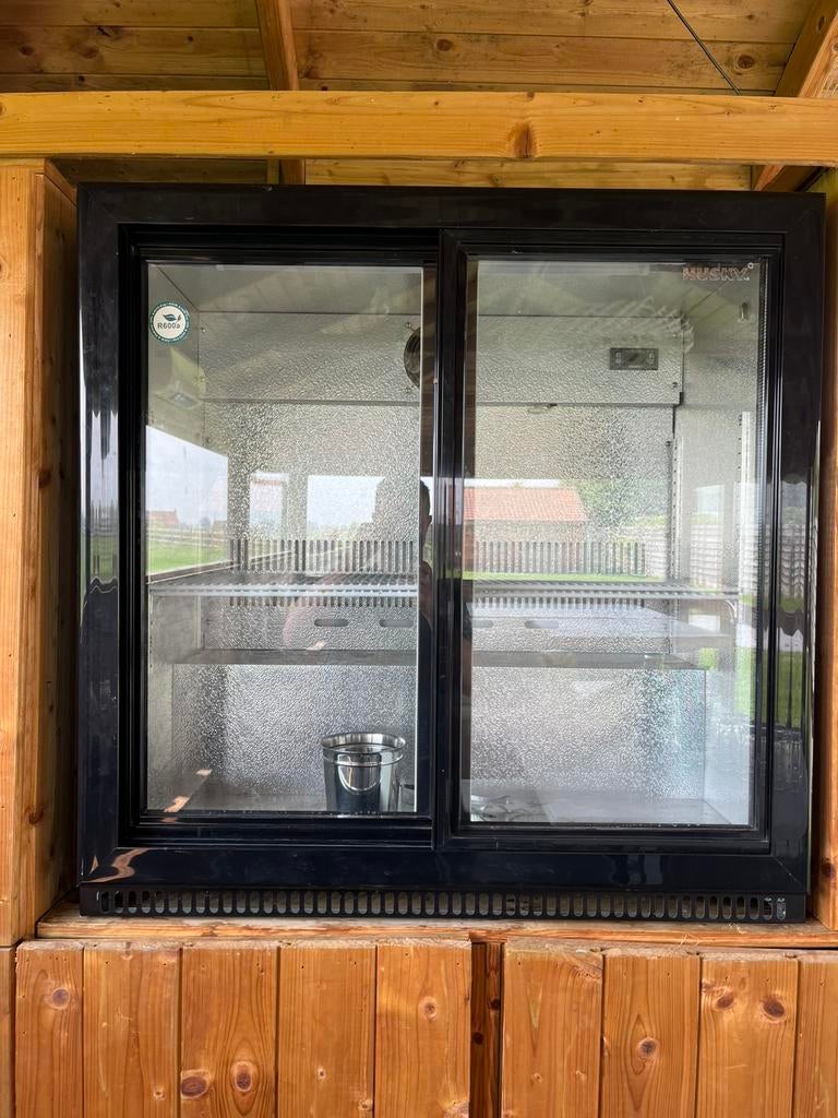 Bar koelkast met 2 zwarte schuifdeuren, Ophalen, Zo goed als nieuw