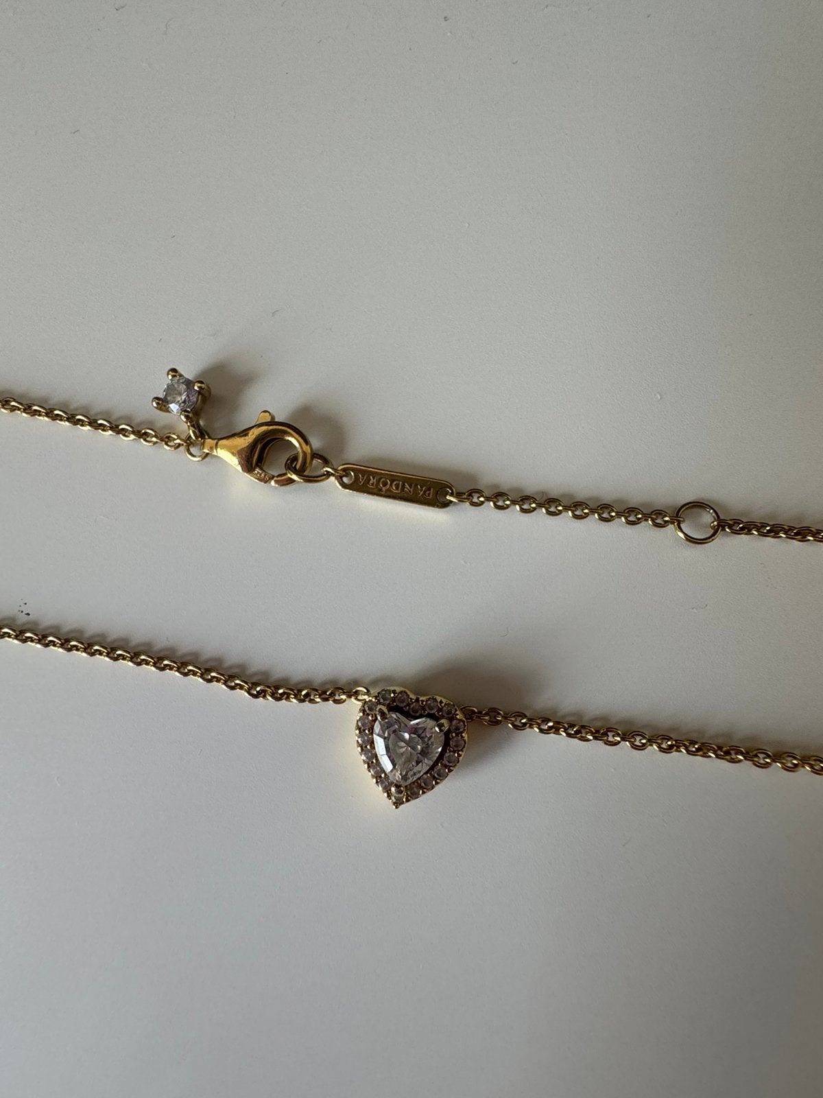 Pandora Sparkling heart Gouden Ketting, Bijoux, Sacs & Beauté, Colliers, Avec pierre précieuse, Enlèvement ou Envoi, Or, Or