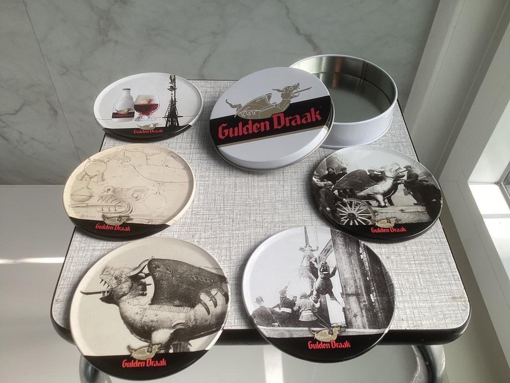 Brouwerij Van Steenberge. Gulden Draak. Onderleggers., Ophalen of Verzenden, Zo goed als nieuw
