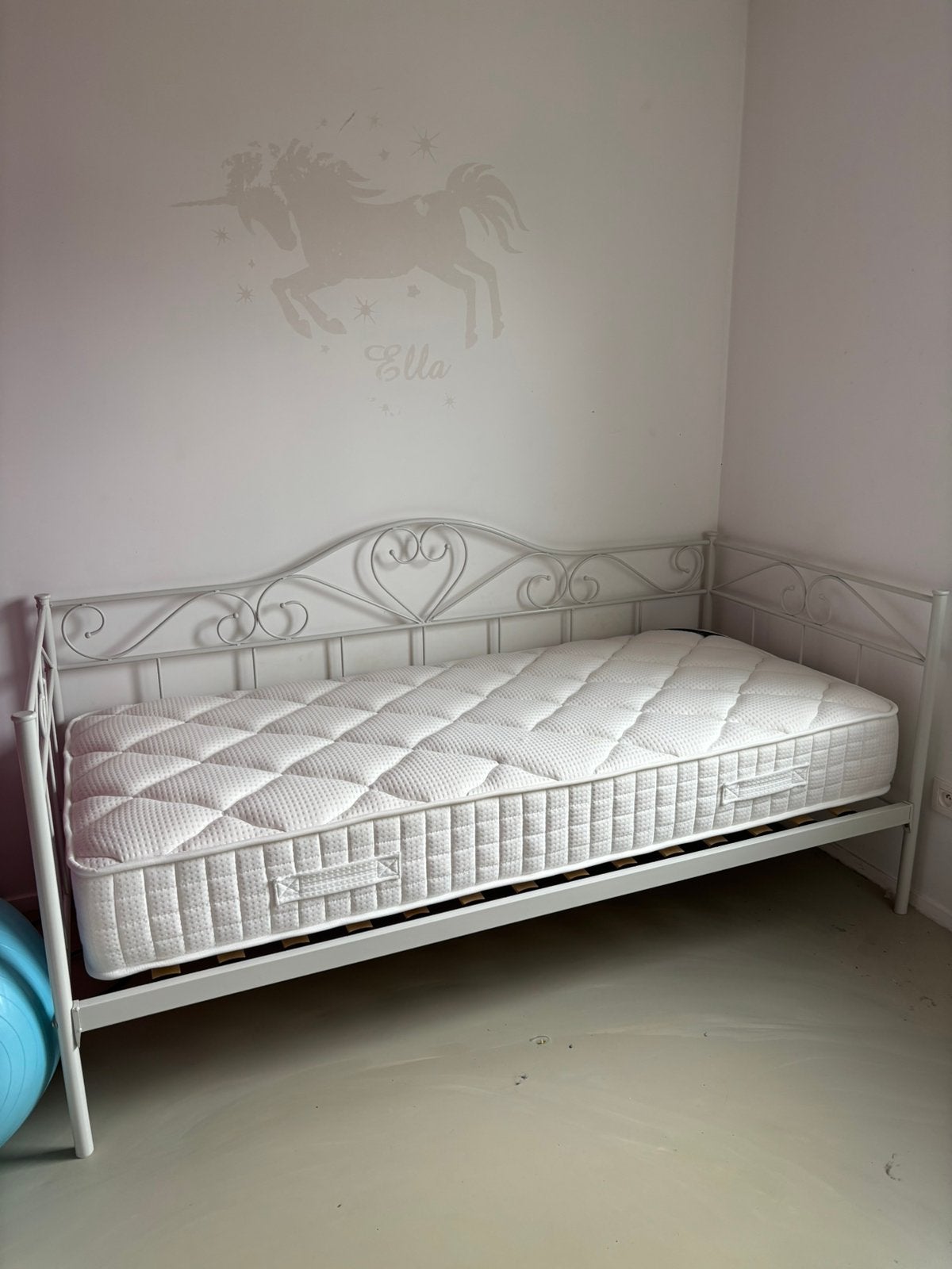 Wit metalen bed (al dan niet met matras), Huis en Inrichting, Ophalen, Zo goed als nieuw, Wit