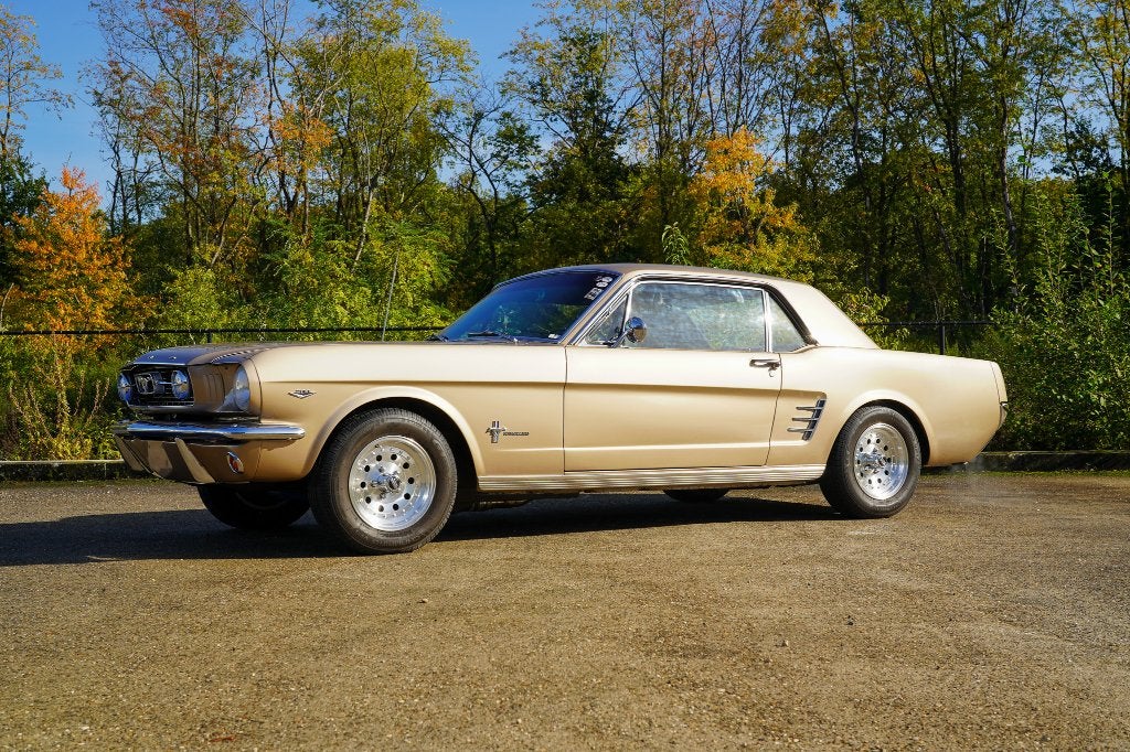 '66 Ford Mustang Coupe 4.7L 289 V8 Automaat, Autos, Cuir, Entreprise, Autres couleurs, Noir