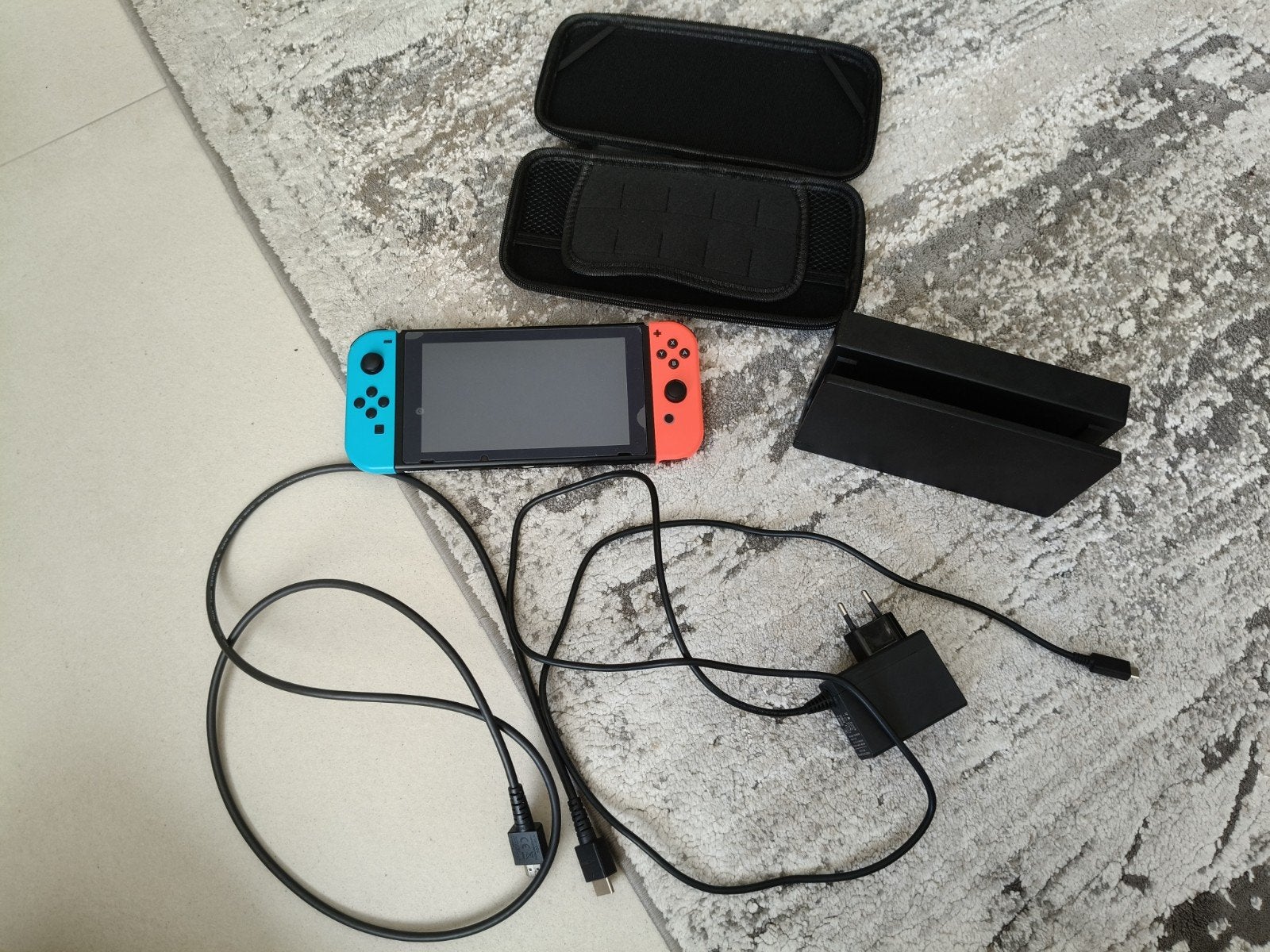 Nintendo switch V2 + 9 games, Consoles de jeu & Jeux vidéo, Consoles de jeu | Nintendo Switch, Switch 2019 Upgrade, Comme neuf