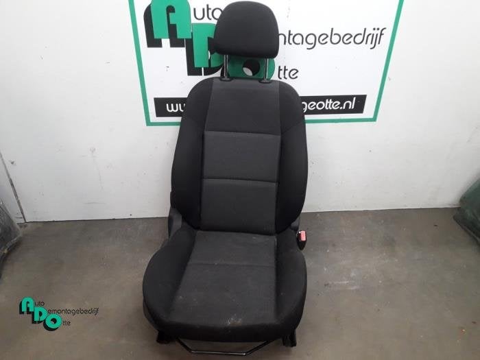 Stoel rechts van een Peugeot 207 (207 06-), Auto-onderdelen, Gebruikt, -, -, Ophalen of Verzenden