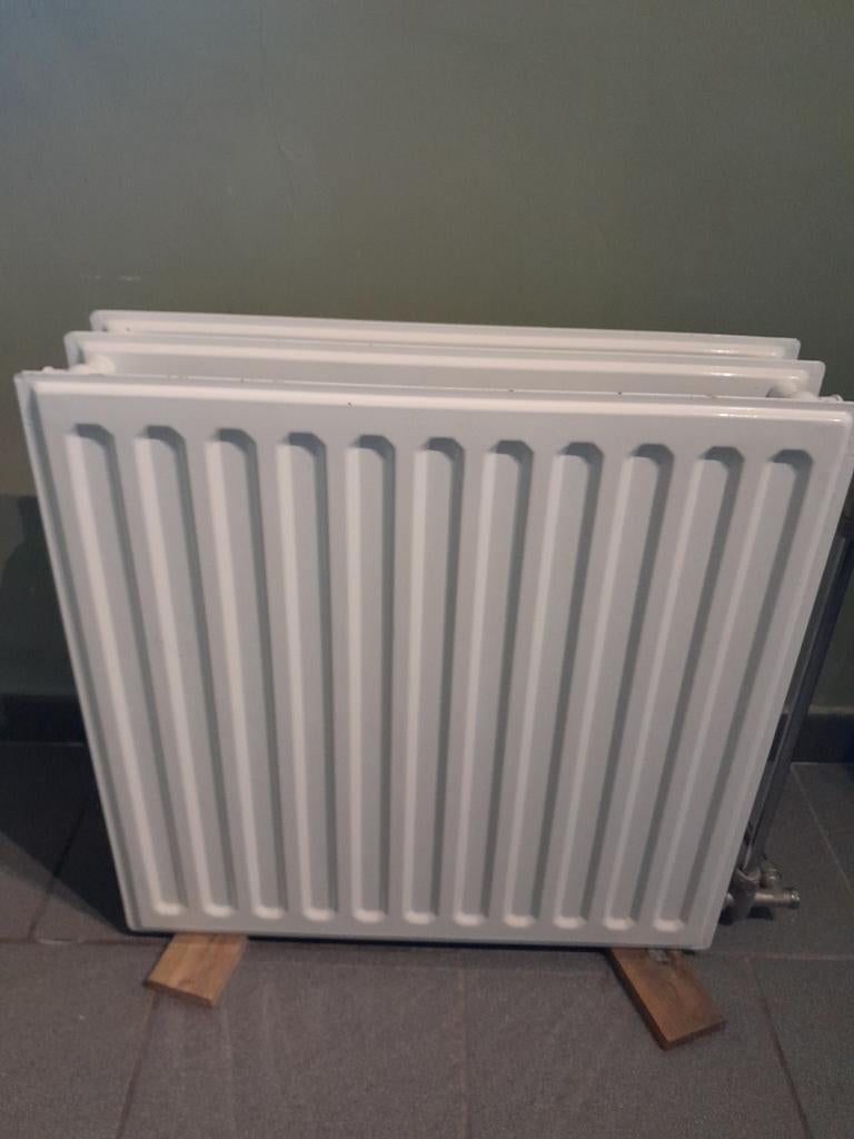Radiator 60cm op 60cm, Doe-het-zelf en Bouw, Verwarming en Radiatoren, Ophalen, Radiator