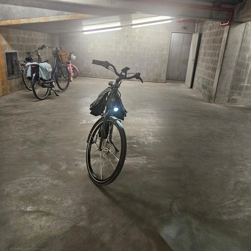 tekoop elektrische heren fiets met het merk Oxford, Zo goed als nieuw, 51 tot 55 cm, 50 km per accu of meer, Ophalen