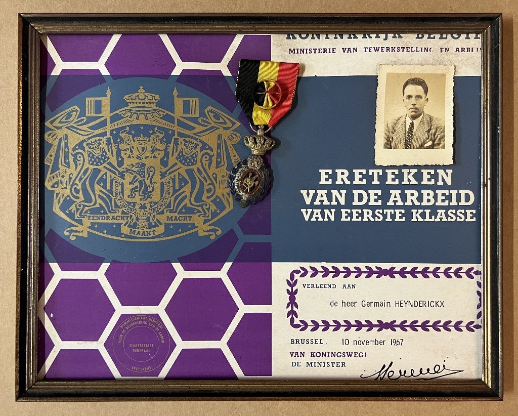 Ereteken van de arbeid eerste klasse met diploma - oorkonde, Ophalen of Verzenden