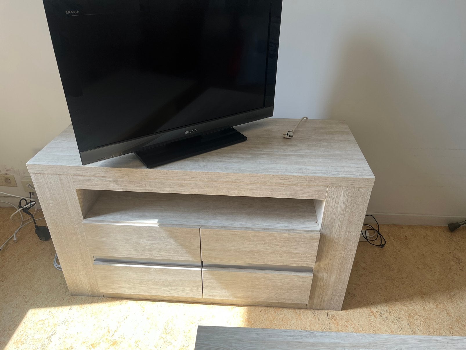Tv meubel, Ophalen