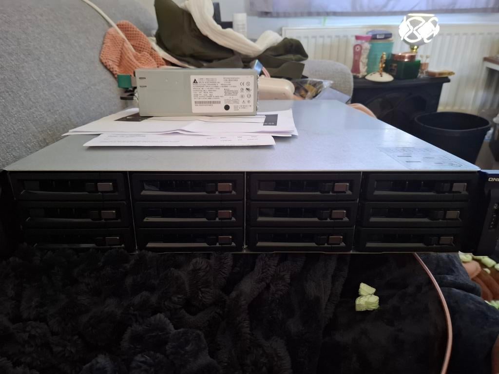 Qnap ts-1279u-rp 12 bay NAS SERVER + 1 POWER SUPPLY, Ophalen of Verzenden