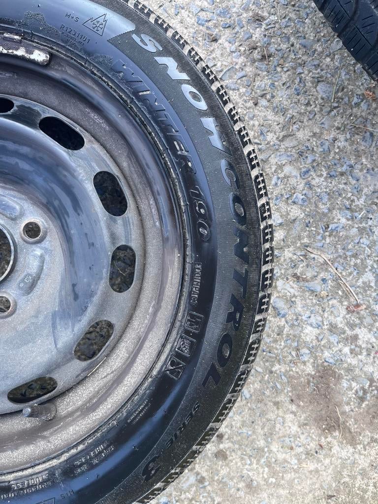 Set winterbanden op velg 175/65/R14 82T M+S, Auto-onderdelen, Banden en Velgen, Ophalen, Winterbanden