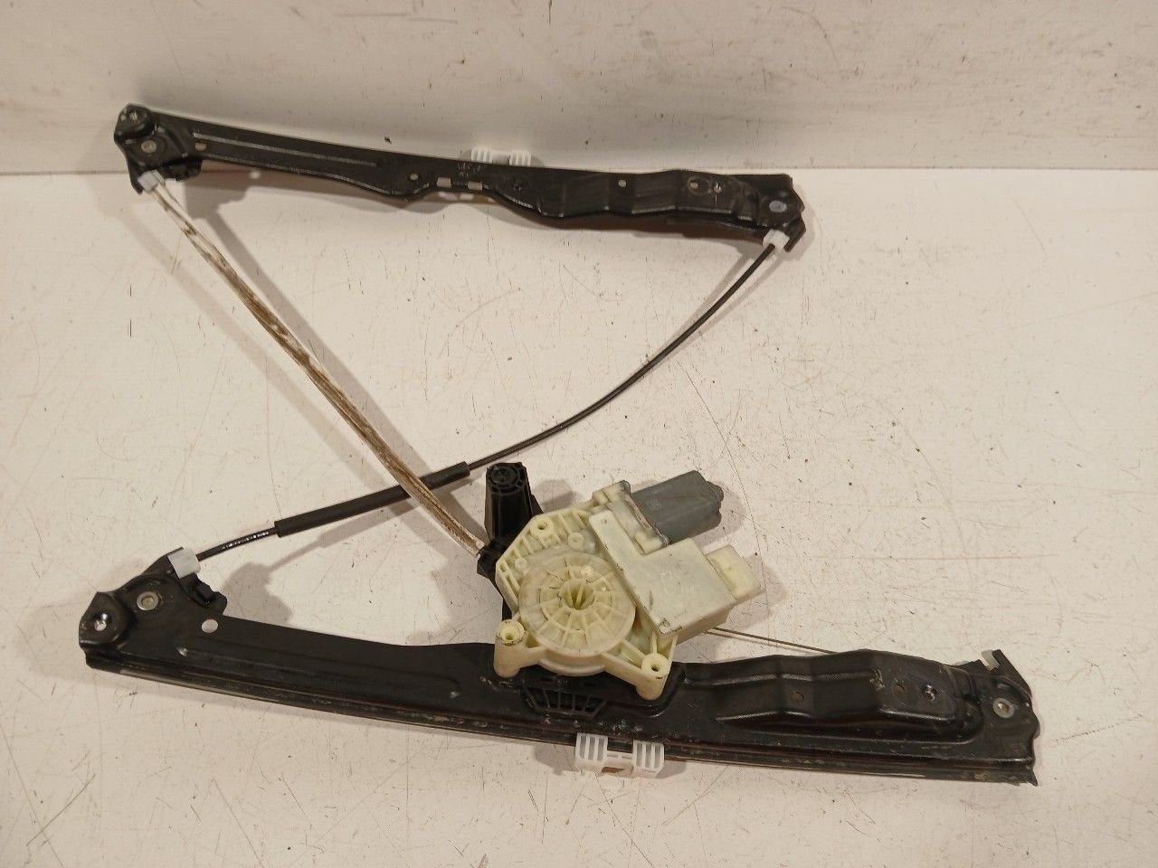 Raammechaniek elektrisch rechts voor Peugeot 308, Onderdelen@venauto.nl, Van der Ven Autorecycling B.V., Ettenseweg 76, 4706 PB Roosendaal, The Netherlands