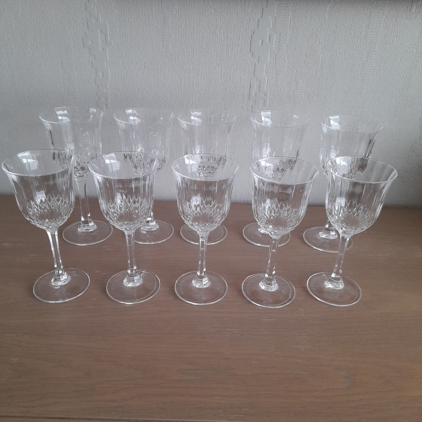 10 kristallen wijnglazen merk Cristal d'Arques . (lot), Antiek en Kunst, Ophalen