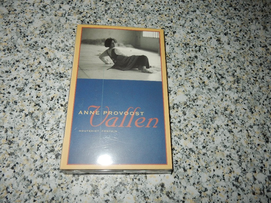 nr.223 - Vallen - Anne Provoost - roman, Ophalen of Verzenden, Zo goed als nieuw