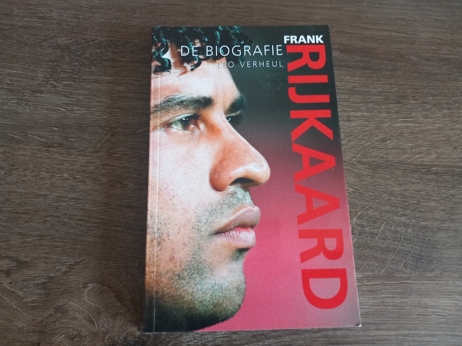 Boek Frank Rijkaard Biografie Voetbal AC Milan FC Barcelona, Boeken, Sportboeken, Ophalen of Verzenden, Balsport