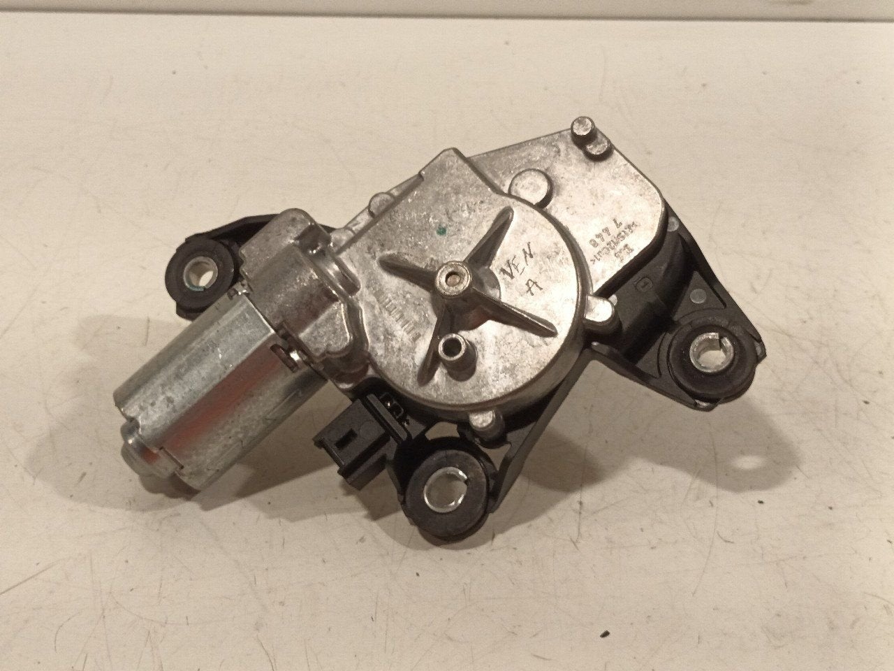 Ruitenwissermotor achter Nissan Micra, Auto-onderdelen, Onderdelen@venauto.nl, Van der Ven Autorecycling B.V., Gebruikt, Ettenseweg 76, 4706 PB Roosendaal, The Netherlands