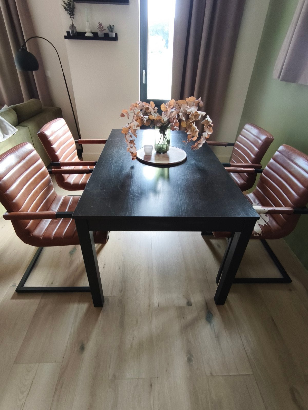 GRATIS, zwarte eettafel + 4 stoelen, Huis en Inrichting, Ophalen