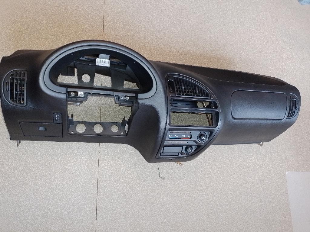 tableau de bord saxo à l'état neuf avec airbag passager, Enlèvement, Neuf, Citroën