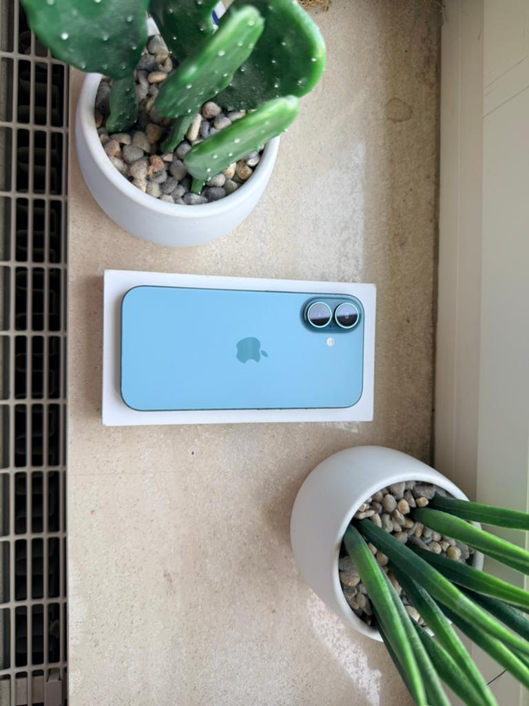 Iphone 16 munt groen 128GB Perfecte conditie, Maison & Meubles, Sonnettes, Enlèvement ou Envoi, Comme neuf