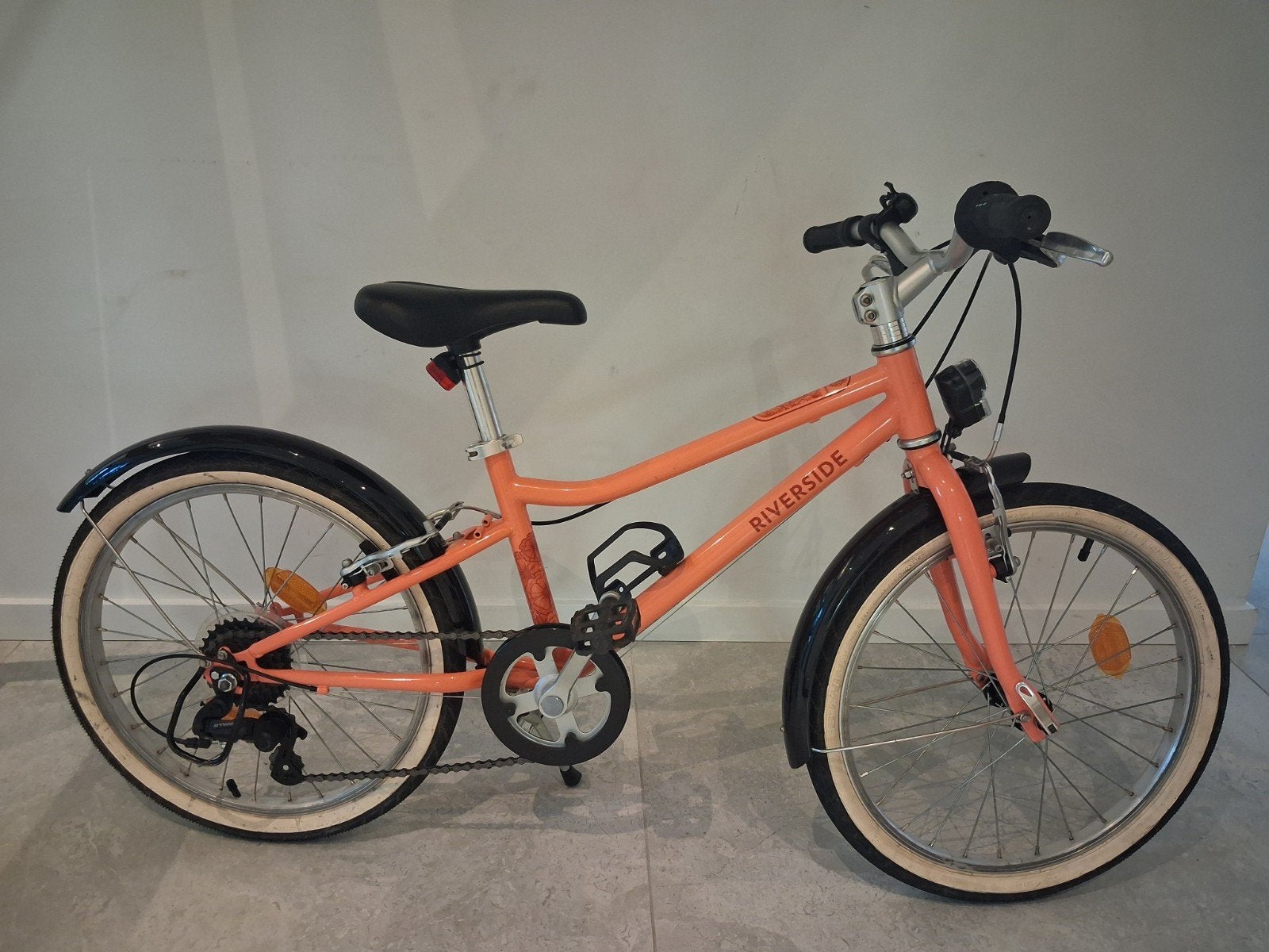 Vélo enfant VTC Decathlon Riverside 500, 20 pouces (6-9 ans), Fietsen en Brommers, Fietsen | Kinderfietsjes, Zo goed als nieuw