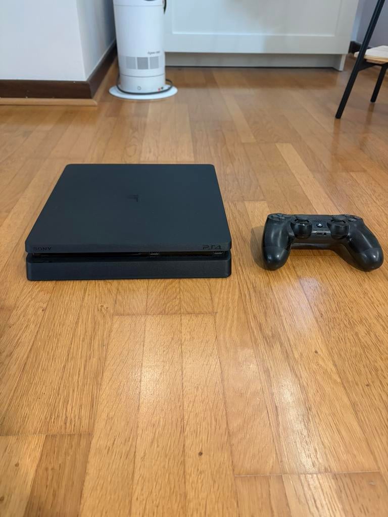 Ps4 noire 500go stockage., Consoles de jeu & Jeux vidéo, 500 GB, Enlèvement ou Envoi, Avec 1 manette, Comme neuf