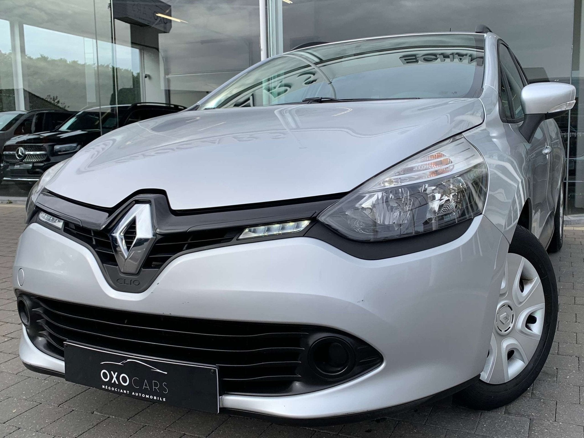 Renault Clio 1.2i Grandtour Essence 73CV / Break / LED / USB, Autos, Argent ou Gris, Euro 6, Entreprise, 127 g/km