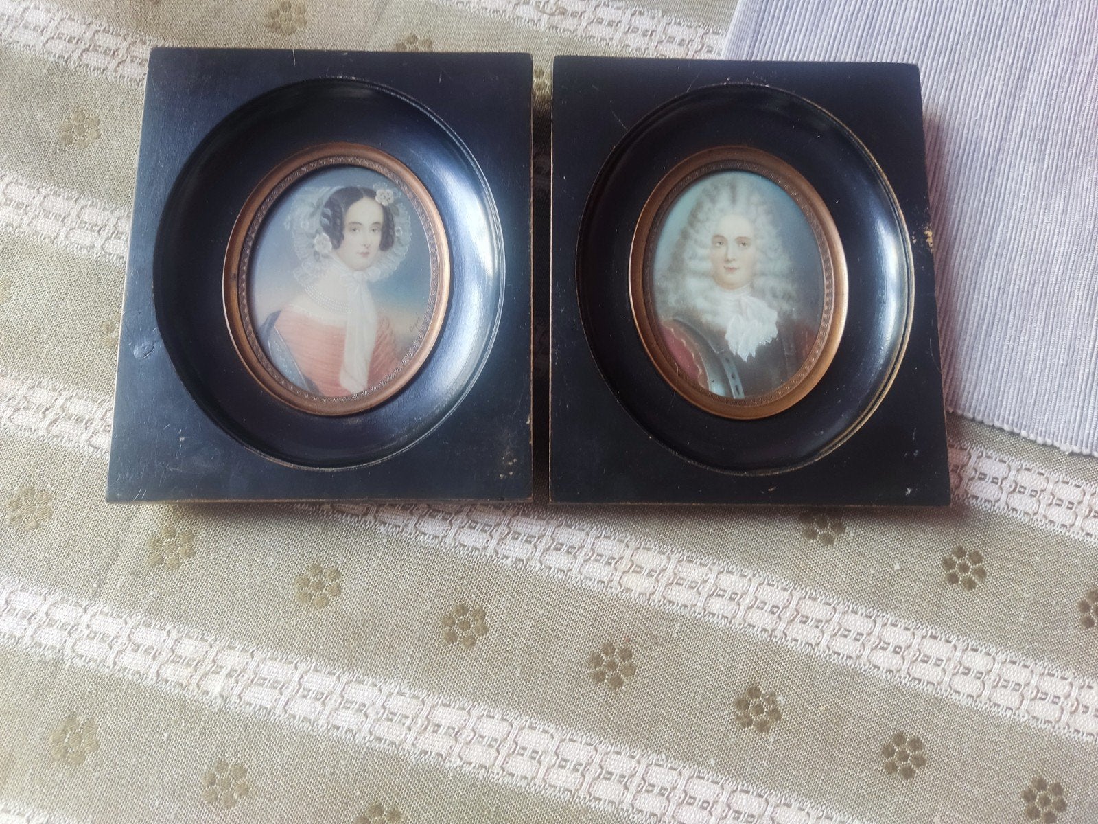 Mini portraits signé Dupré et Renoir, Enlèvement, Signé