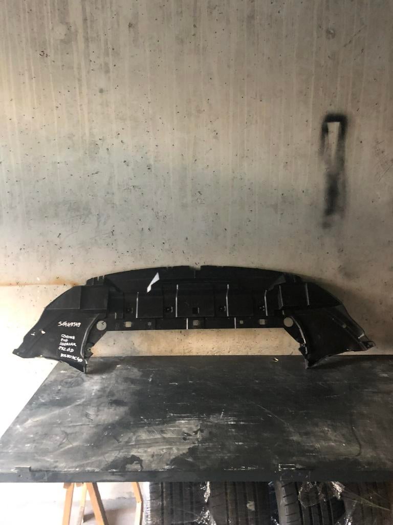 Volvo XC 40 onderdelen spoiler, Ophalen, Gebruikt, Voor, Spatbord